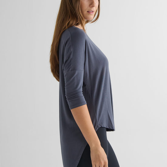 Ainsley Tee in Ash - Women's Basic 3/4 Sleeves T-Shirt in Ash Grey | DAUB