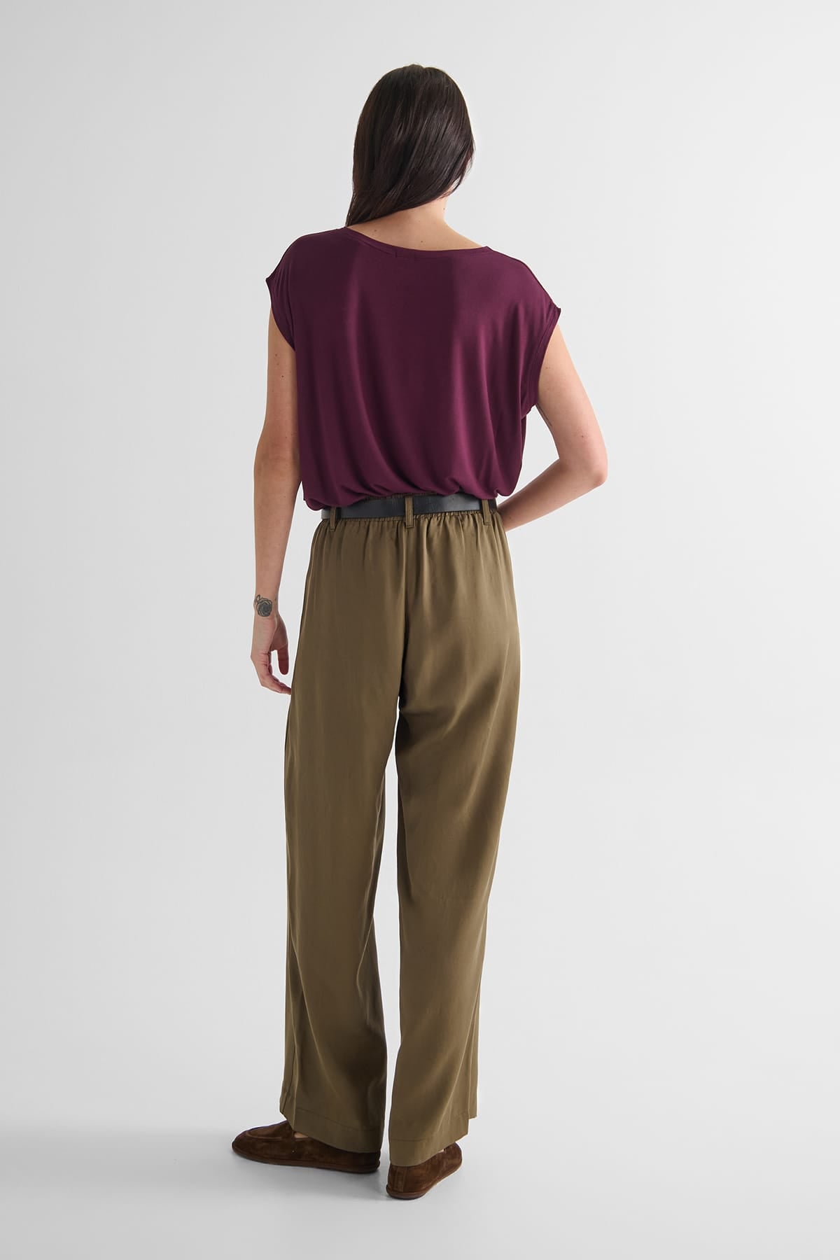 Box Tee with Winslow Trouser - Women's Basic T-Shirt in Syrah Burgundy and Women's Tailored Trouser in Olive Green | DAUB