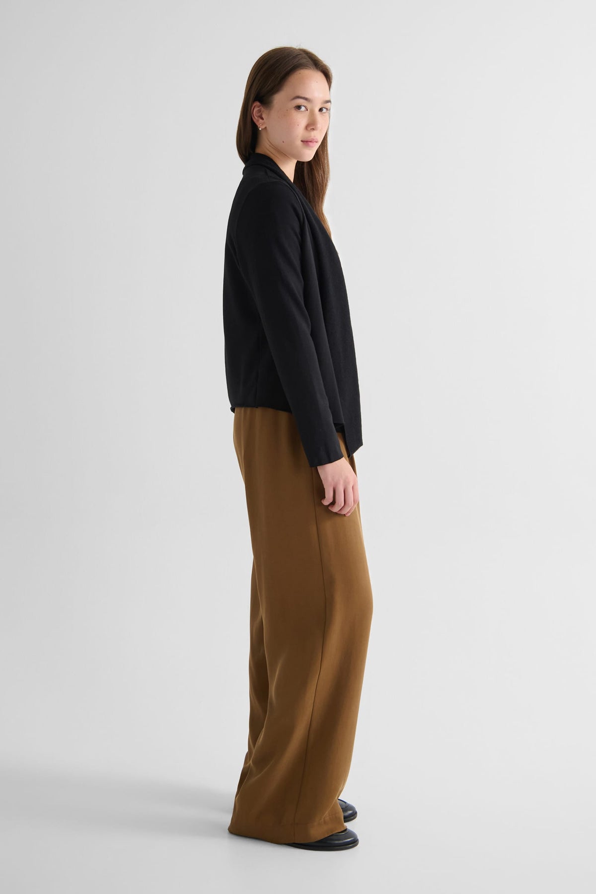 Sloane Jacket in Black with Winslow Trouser in Clove - Lightweight Women’s Fleece Jacket in Black and Women's Tailored Trouser in Clove Brown | DAUB
