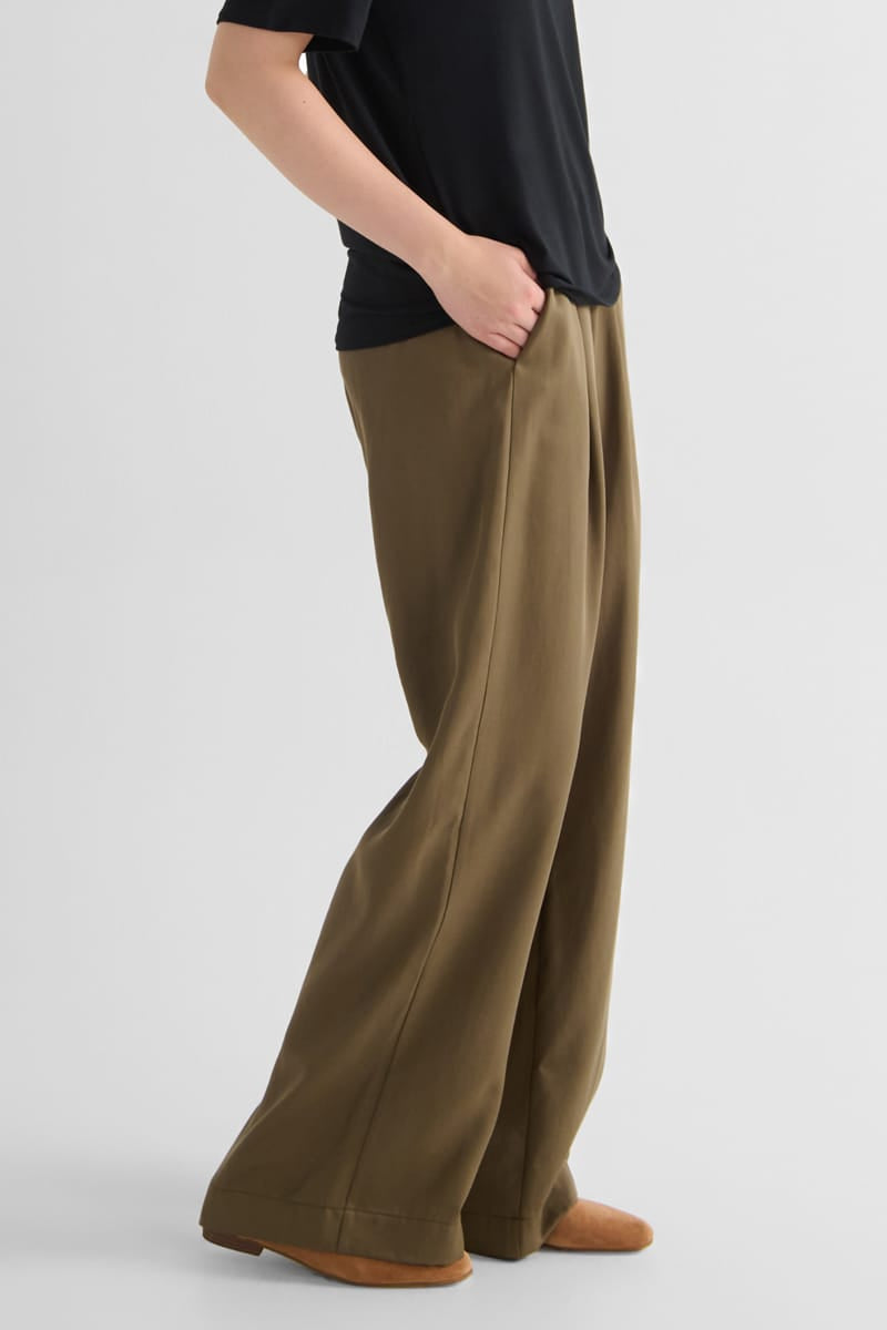 Winslow Trouser - Women's Tailored Trouser in Olive Green | Daub