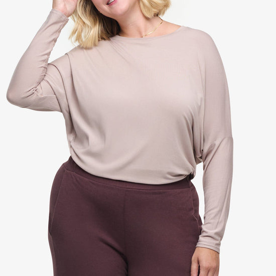 Dolman Longsleeve  - Woman dolman sleeve long sleeve top in beige front tucked in | Daub & Design