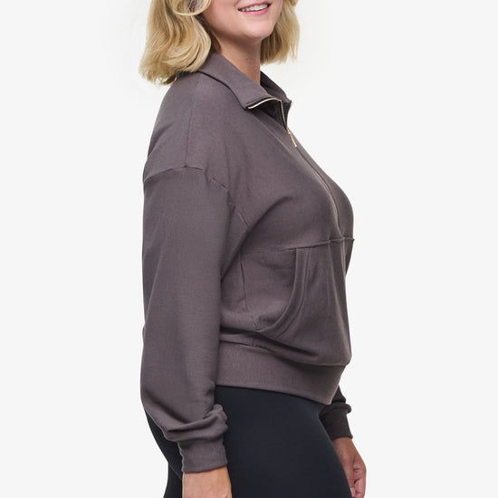 Freedom Half Zip Sweatshirt  - Woman half zip sweatshirt with kangaroo pocket in warm grey side | Daub & Design