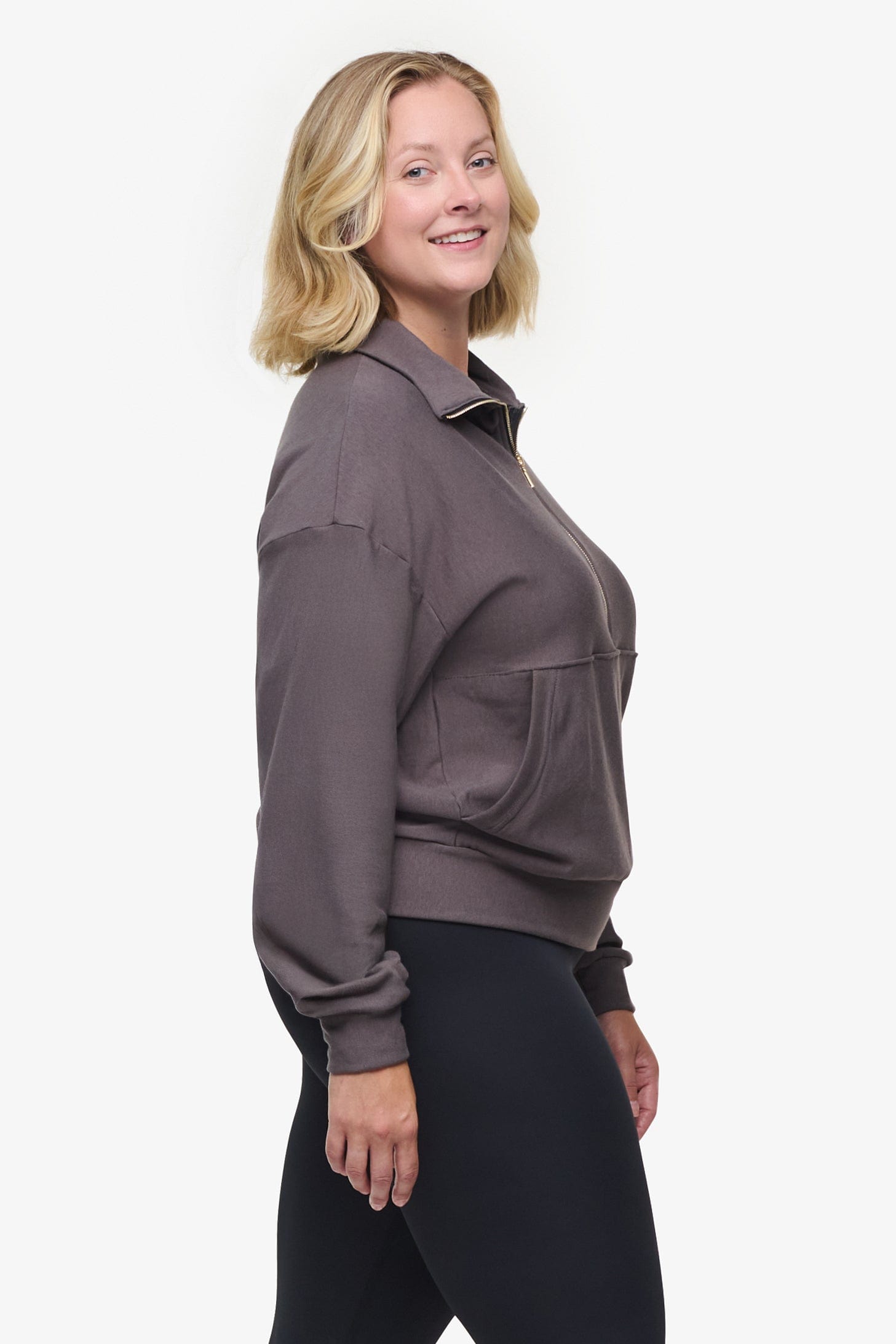 Freedom Half Zip Sweatshirt  - Woman half zip sweatshirt with kangaroo pocket in warm grey side | Daub & Design