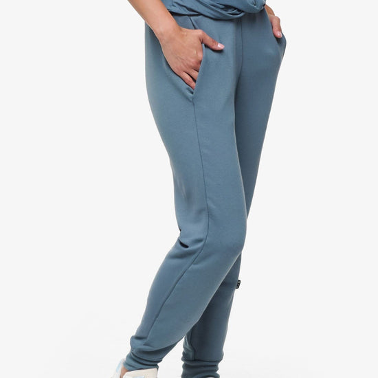 Freedom Jogger  - Woman Fleece  Jogger with pockets in Blue Basalt | Daub & Design