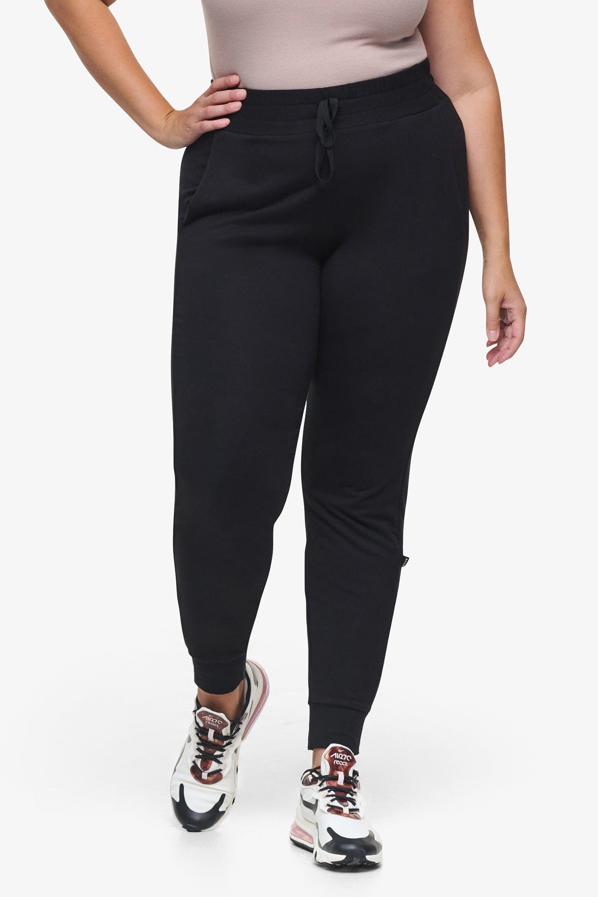 Freedom Jogger  - Woman Fleece  Jogger with pockets in Black | Daub & Design
