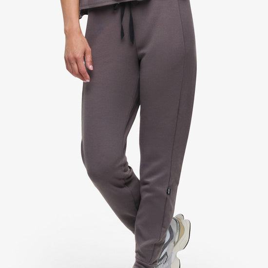 Freedom Jogger  - Woman Fleece  Jogger with pockets in Grey | Daub & Design