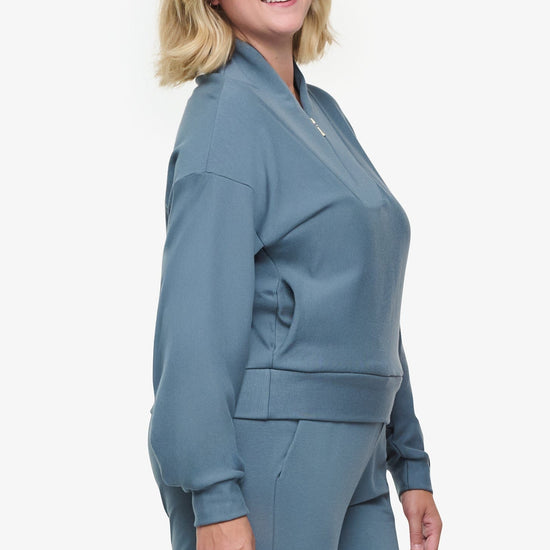 Freedom Quater Zip Sweatshirt  - Woman quarter zip sweatshirt with side pocket in slate blue side | Daub & Design