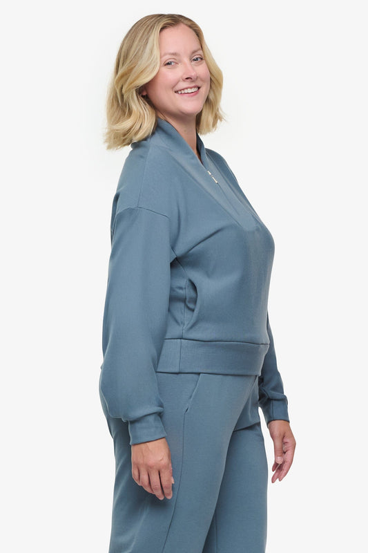 Freedom Quater Zip Sweatshirt  - Woman quarter zip sweatshirt with side pocket in slate blue side | Daub & Design