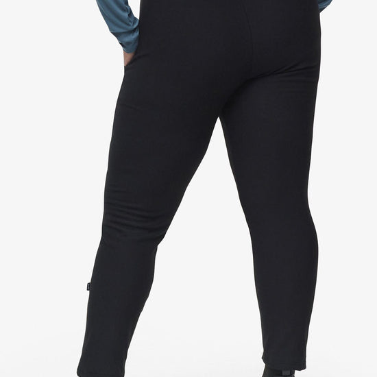 Knox Straight Leg Pant  - Woman Fleece Straight Leg Pant with pockets in Black | Daub & Design