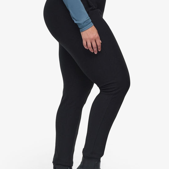 Knox Straight Leg Pant  - Woman Fleece Straight Leg Pant with pockets in Black | Daub & Design