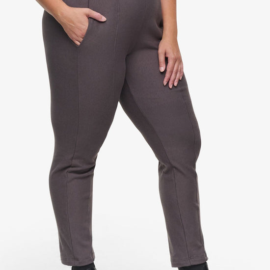 Knox Straight Leg Pant  - Woman Fleece Straight Leg Pant with pockets in Grey | Daub & Design