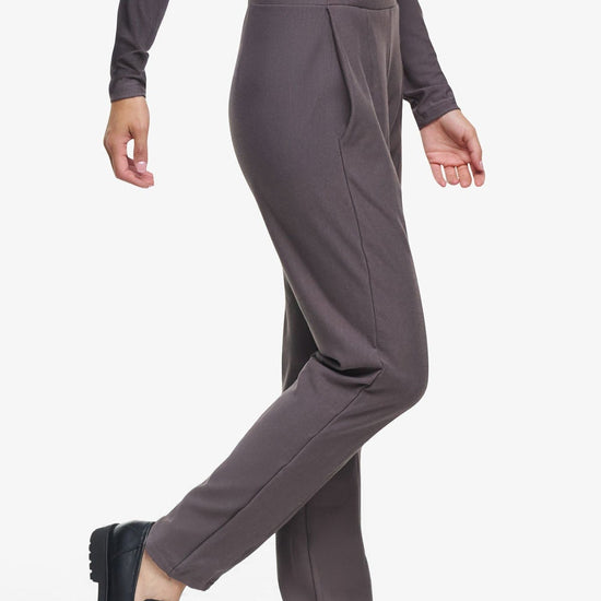 Knox Straight Leg Pant  - Woman Fleece Straight Leg Pant with pockets in Grey | Daub & Design