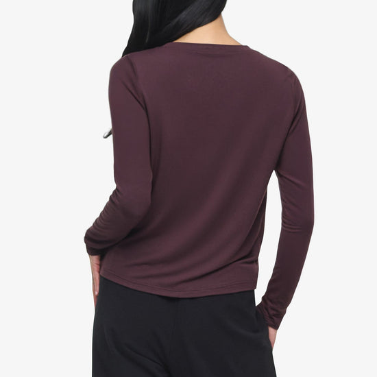 Leilani Longsleeve  - Woman Long Sleeve with twist on the front in Brown | Daub & Design
