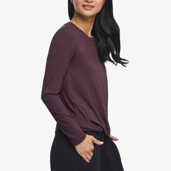 Leilani Longsleeve  - Woman Long Sleeve with twist on the front in Brown | Daub & Design