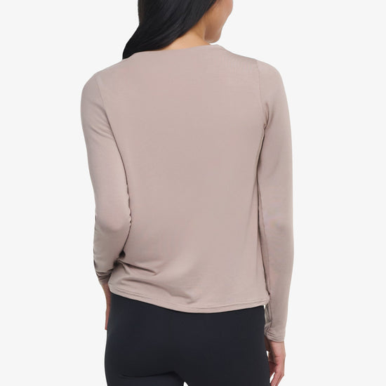 Leilani Longsleeve  - Woman Long Sleeve with twist on the front in Beige | Daub & Design