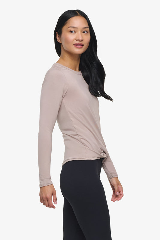 Leilani Longsleeve  - Woman Long Sleeve with twist on the front in Beige | Daub & Design