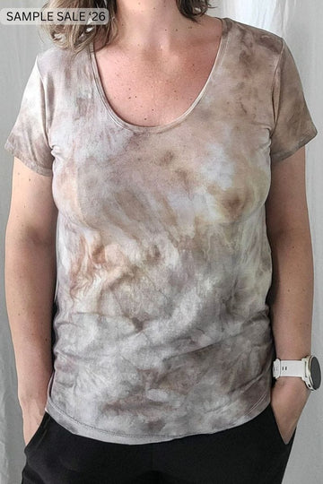 avery tee in desert stone - medium [sample] #346