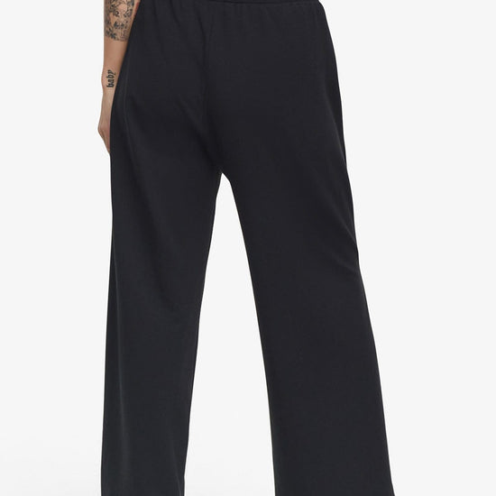 Starboard Pant - Woman Wide Leg Pant in Black | Daub & Design