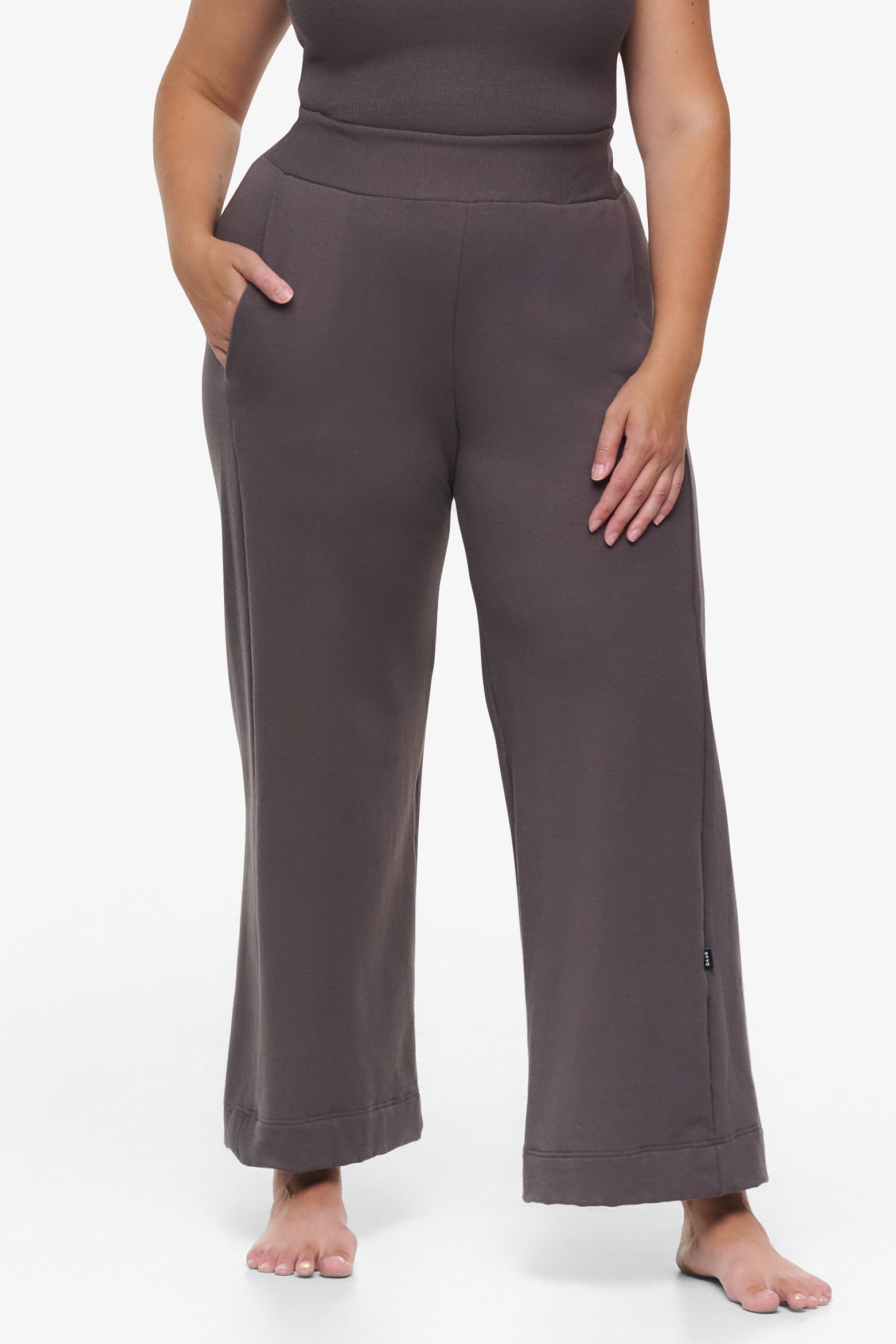 Starboard Pant - Woman Wide Leg Pant in Grey | Daub & Design