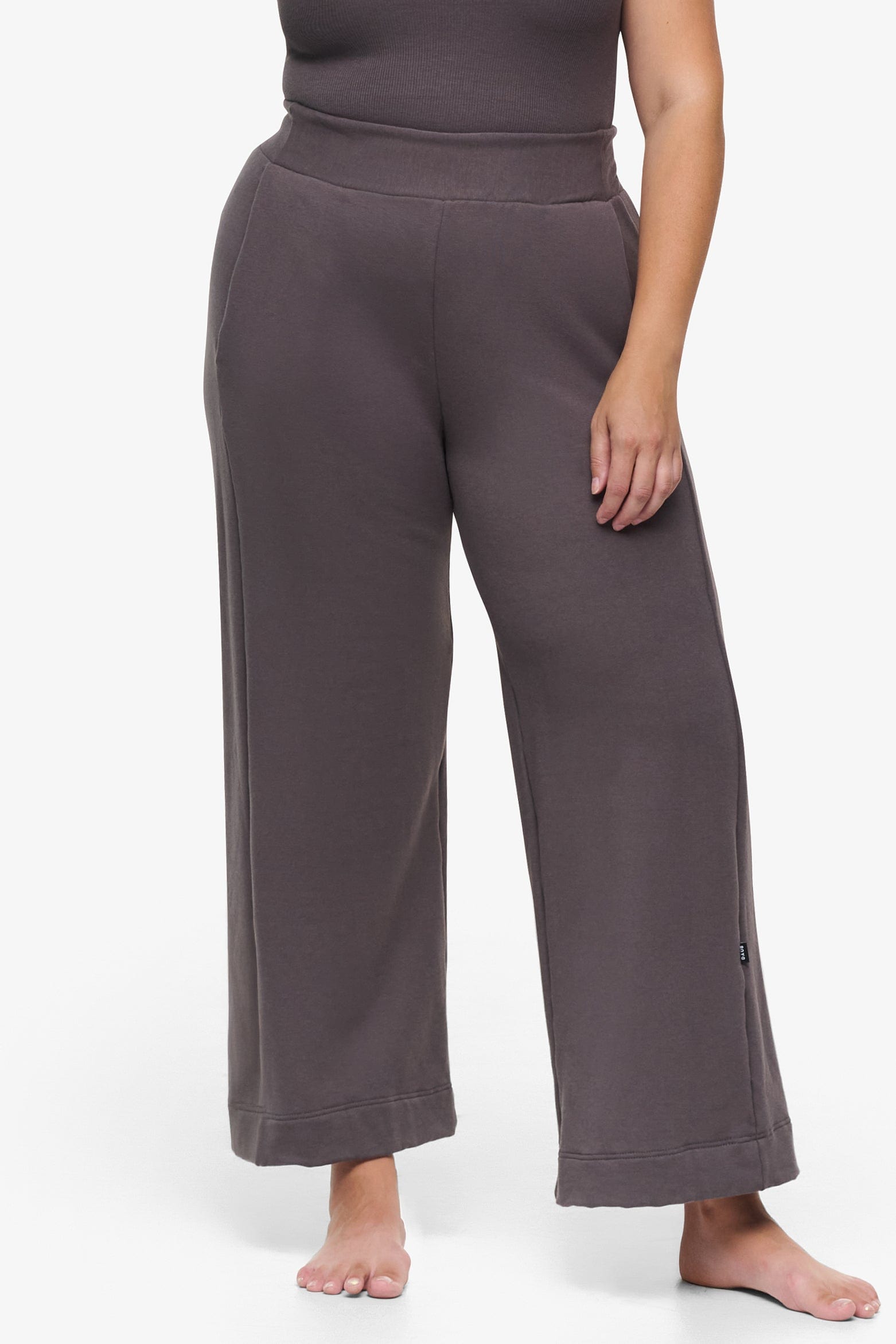 Starboard Pant - Woman Wide Leg Pant in Grey | Daub & Design