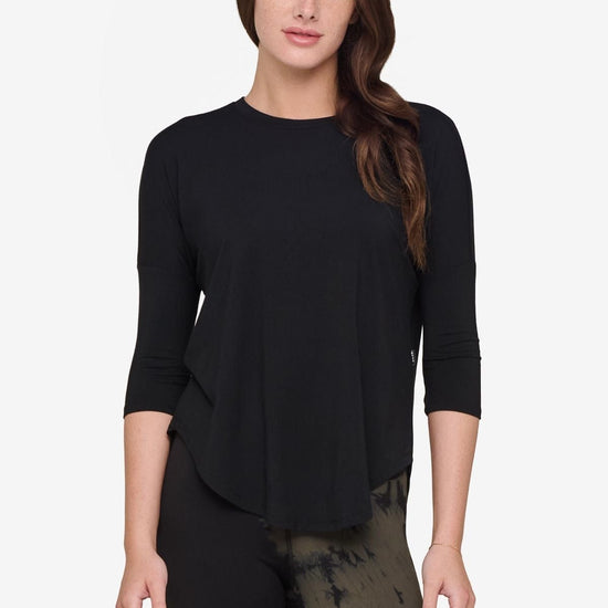 Ainsley Tee - Women's Basic T-Shirt in Black - Front | Daub + Design