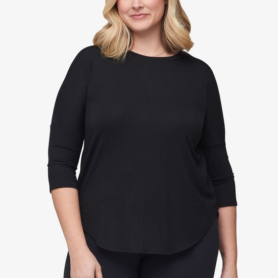 Ainsley Tee - Women's Basic T-Shirt in Black - Front | Daub + Design