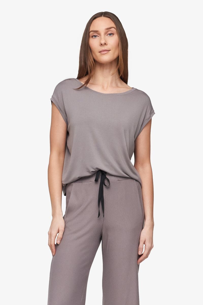 Box Tee - Women's Basic T-Shirt in Driftwood - Front | Daub + Design