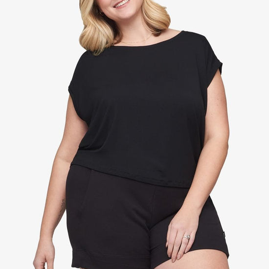 Box Tee - Women's Basic T-Shirt in Black - Front | Daub + Design