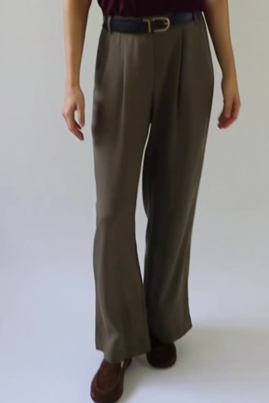 Winslow Trouser - Women's Tailored Trouser in Olive Green - Video | Daub