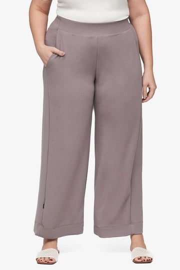 Starboard Pant - Women's Basic Pant in Driftwood - Front | Daub + Design