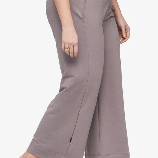 Starboard Pant - Women's Basic Pant in Driftwood - Side | Daub + Design